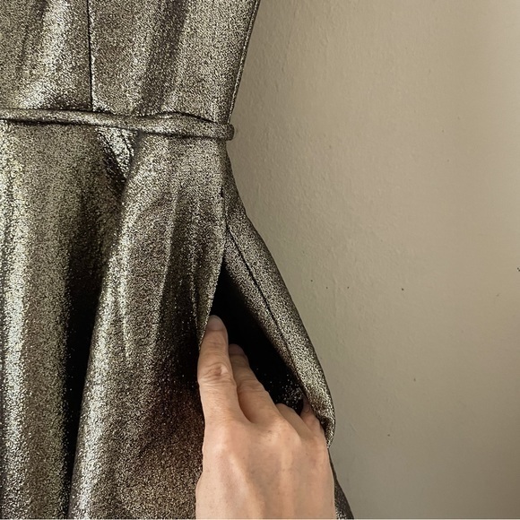 LA FEMME Metallic Fit & Flare Cocktail Dress Size 8 - Picture 12 of 13
